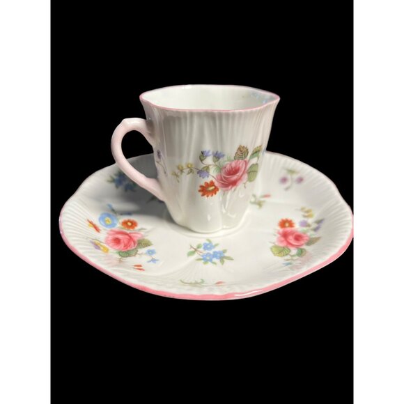 Shelley Flat Demitasse Cup & Saucer Set Rose & Red Daisy (Dainty) England Bone C - Picture 3 of 11